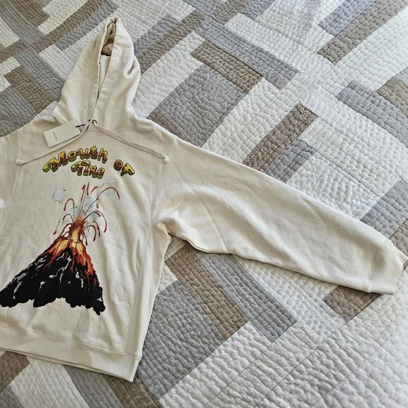 NWT Authentic Gucci Volcano Cotton hoodie in cream color
